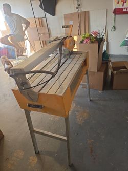 Chicago Electric Wet Tile Saw with Stand