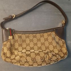 Guccu  Purse brown with GG Canvas, Style / Pochette