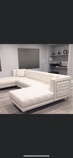 Velvet sofa sectional brand new on sale for $1599 we deliver 💕