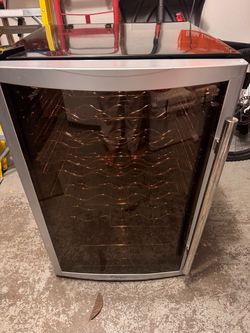Magic Chef 45-Bottle Wine Cooler (MCWC45MCG)