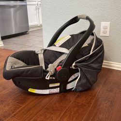 2 Graco Sunridge Click Connect Car Seats with  Base & 1 Graco SnugRider Elite Car Seat Carrier, Lightweight Frame, Travel Stroller.