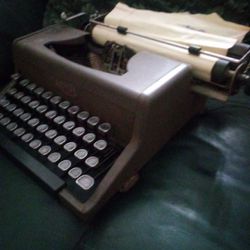 Royal Antique Typewriter