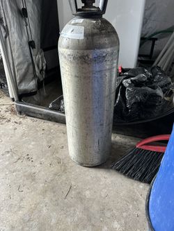 CO2 Tank