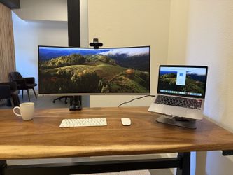 2020 13" Apple MacBook Pro + Apple Wireless Keyboard & Mouse Bundle