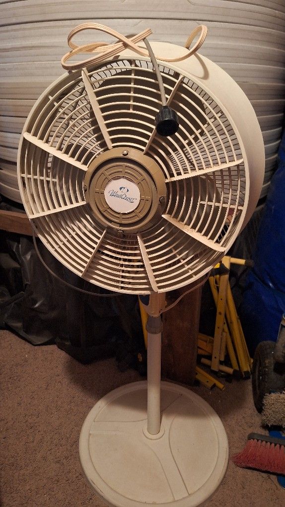 17" Misty Fan. 17" Abanico rociador