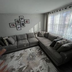 Raymour & Flanigan Leighton 4piece Sectional Sofa 