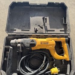 DEWALT Heavy-Duty Rotary Hammer - 1in. SDS