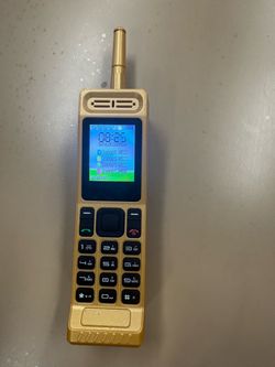 Gold Retro Brick Cell Phone 32G RAM Four SIM Card Slots