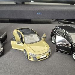 Audi model Q5, R8, e-tron gt 1/24