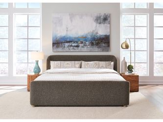 Kiki Upholstered Queen Platform Bed in Pumpernickel Boucle
