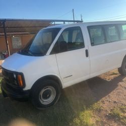 Van Chevy Express 250     