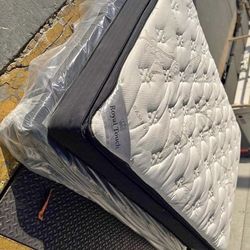 Royal touch memory foam full-size set