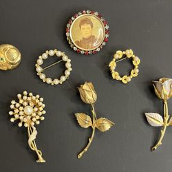 Vintage Brooches Lapel pendants, Art deco