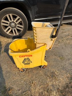 Rubbermaid Mop Bucket