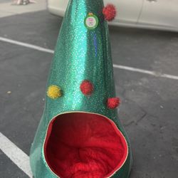 Doggie Christmas Bed _ Small/Med Dog