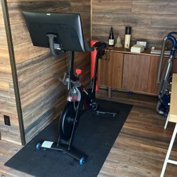 Peloton Bike + Mat 