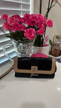 Guess wallet