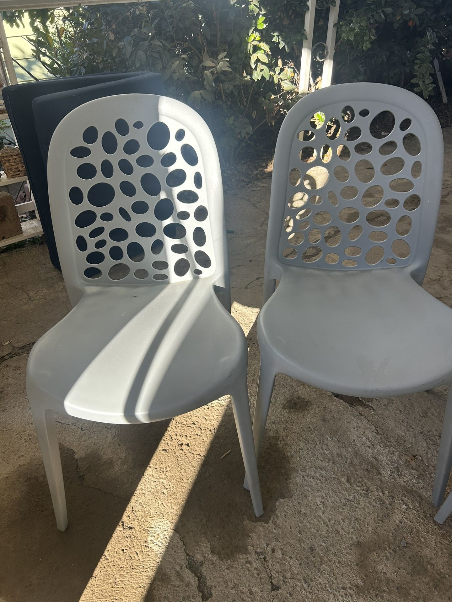 Good 4. Plastic Chairs