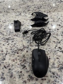 Razer Naga Pro Wireless Gaming Mouse + Charging Dock & Side Plates