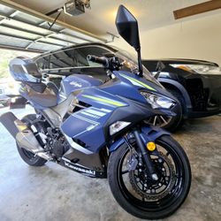 2022 Kawasaki Ninja 400
