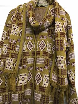 women scarf and blues