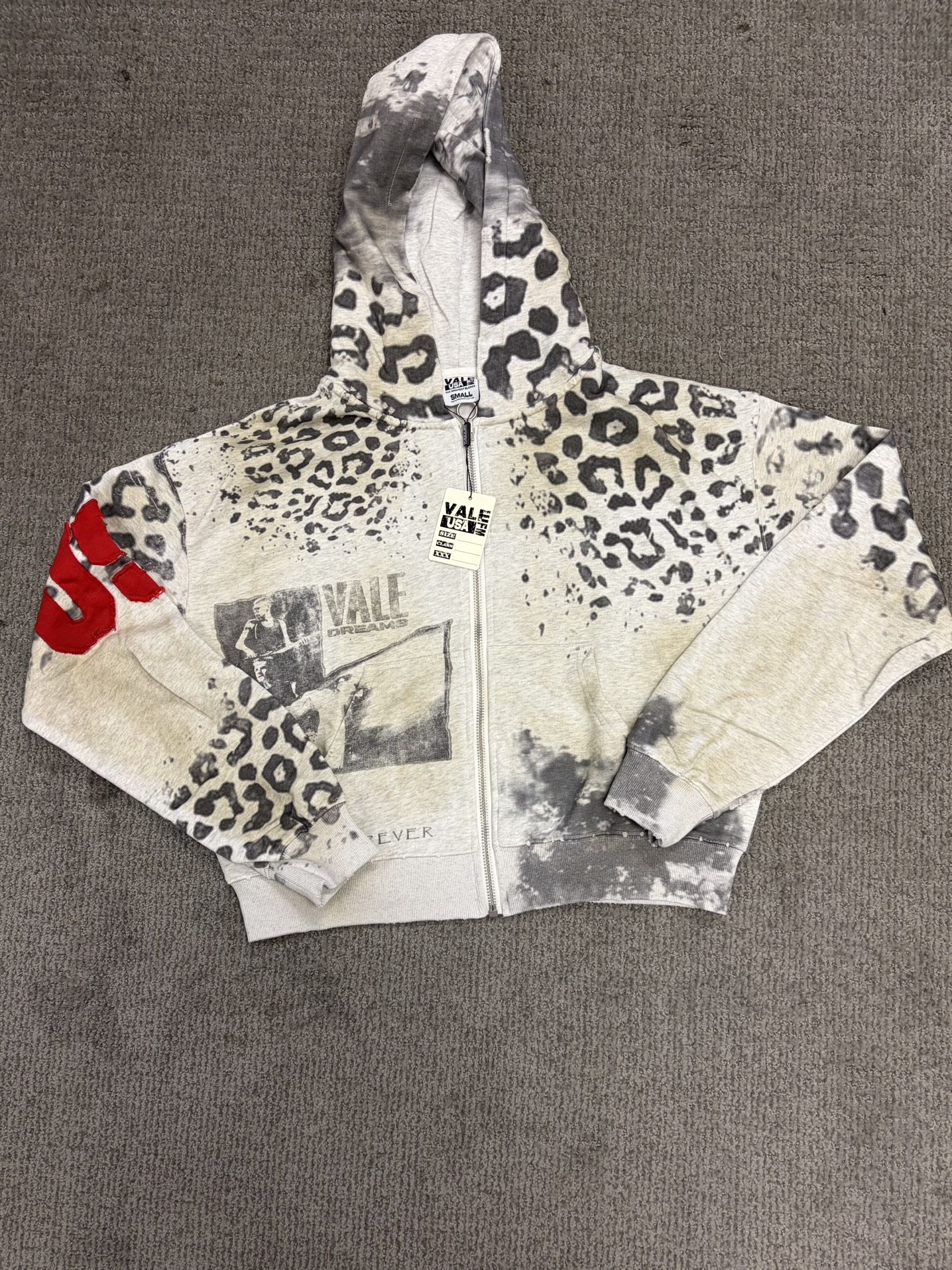 VALE FOREVER – Cheetah Zip Up Hoodie (Grey)