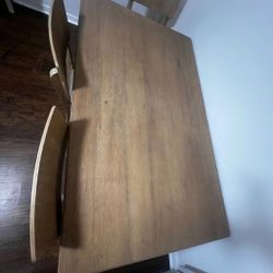 Wood Dining Table with Six Chairs - Like New – New Braunfels, TX