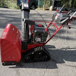 Troy Bilt 28” Tracker Snow Blower