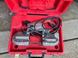 Milwaukee Deep Cup Portable band saw