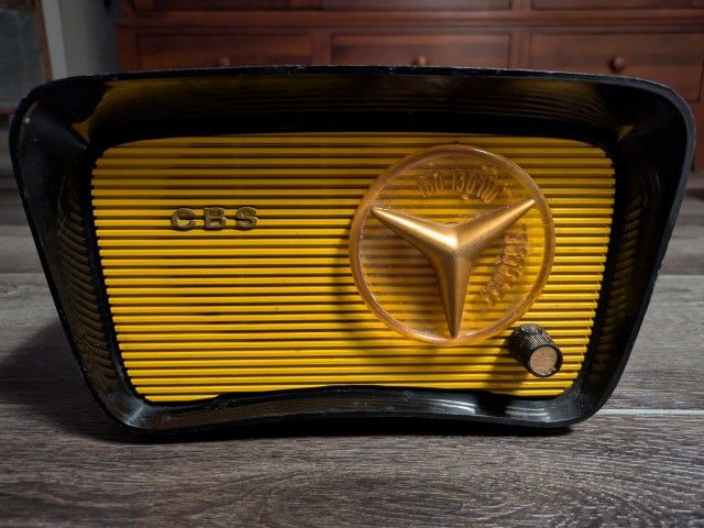CBS model 2160 art deco mid century vintage collectible tube radio. Worked last week when I tested it, you are welcome to try it out to confirm.