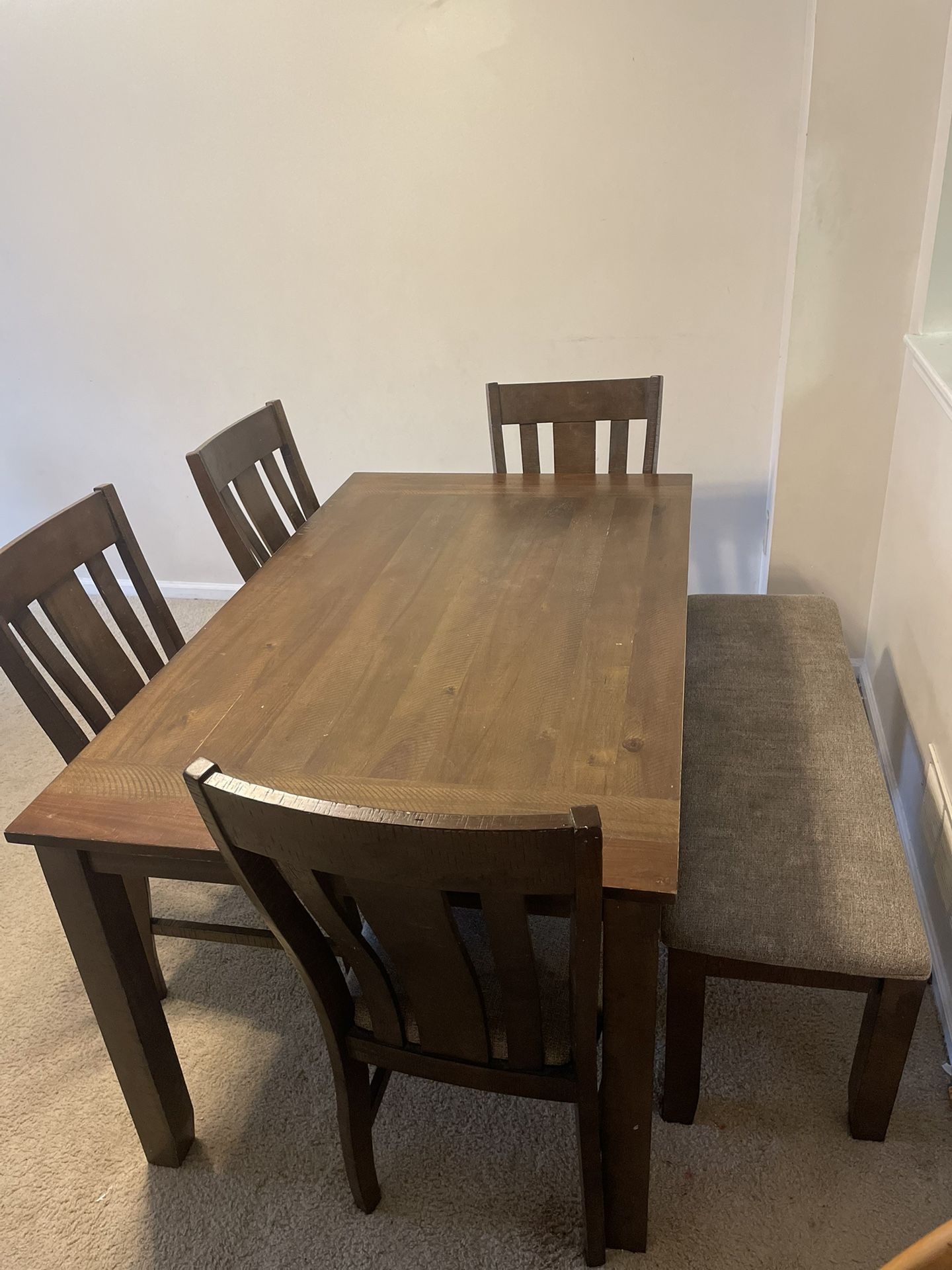 Dining Table Set – 6 Pieces – $ 320 (Price is negotiable)