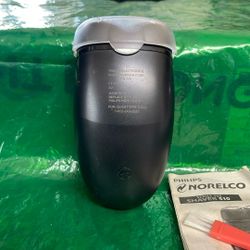 SHAVER - Phillips Battery Operated PQ 208