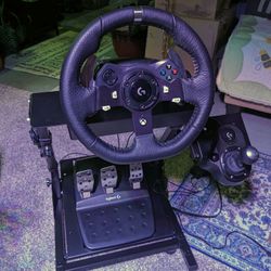 Full Gaming Racing Steering Wheel with Mount, Pedals, and Shifter. Logitech G920