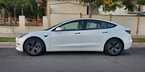2021 Tesla Model 3 Standard Range Plus