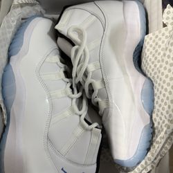 Jordan 11 Legend Blue Size 9 DS