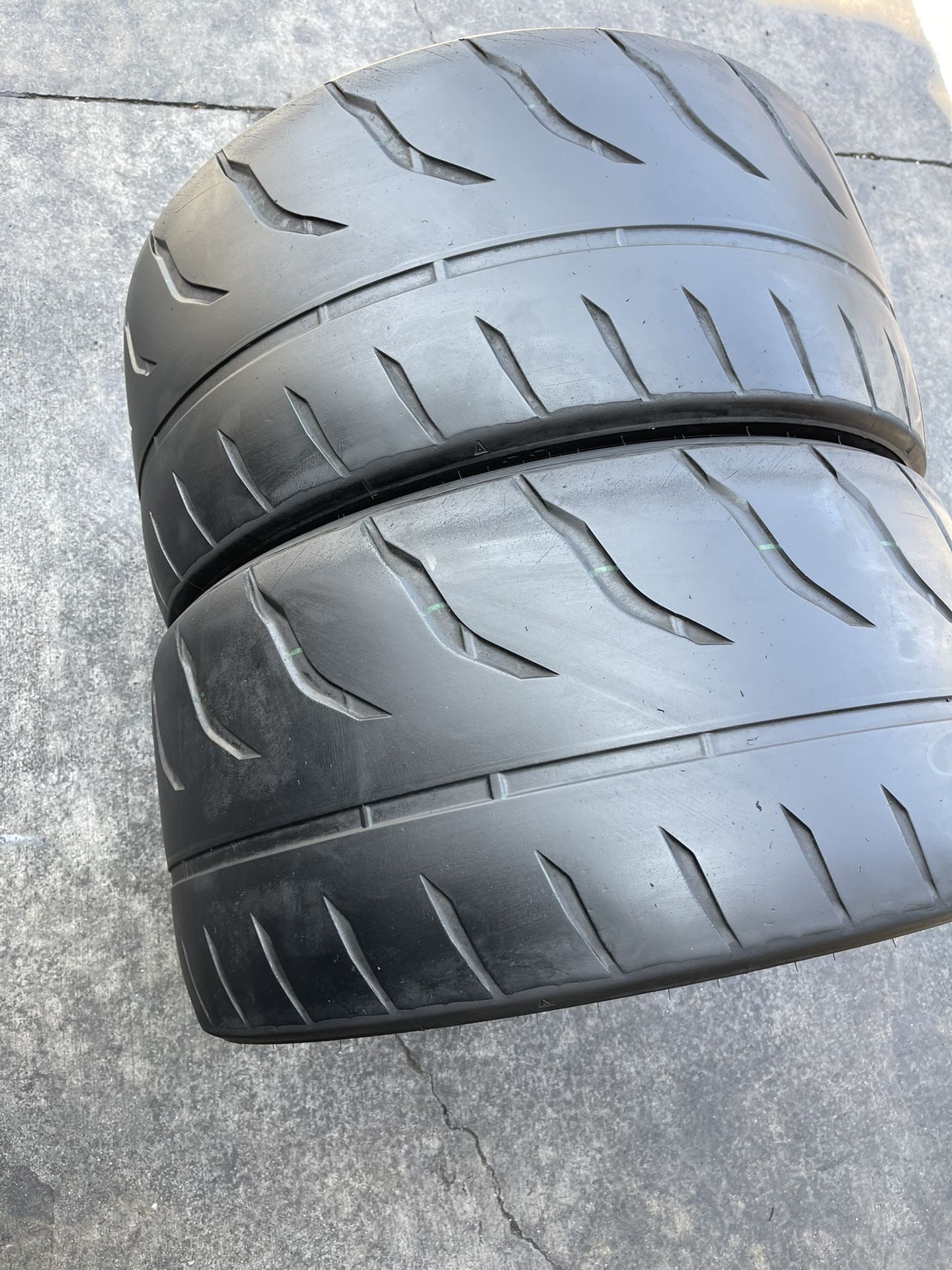 2. PCS TOYO PROXES R888 R GG 285/30/20