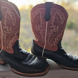 Men's Size 11.5 Ariat BOOTS
