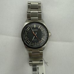  Seiko Essentials Men's Stainless Steel Bracelet Watch