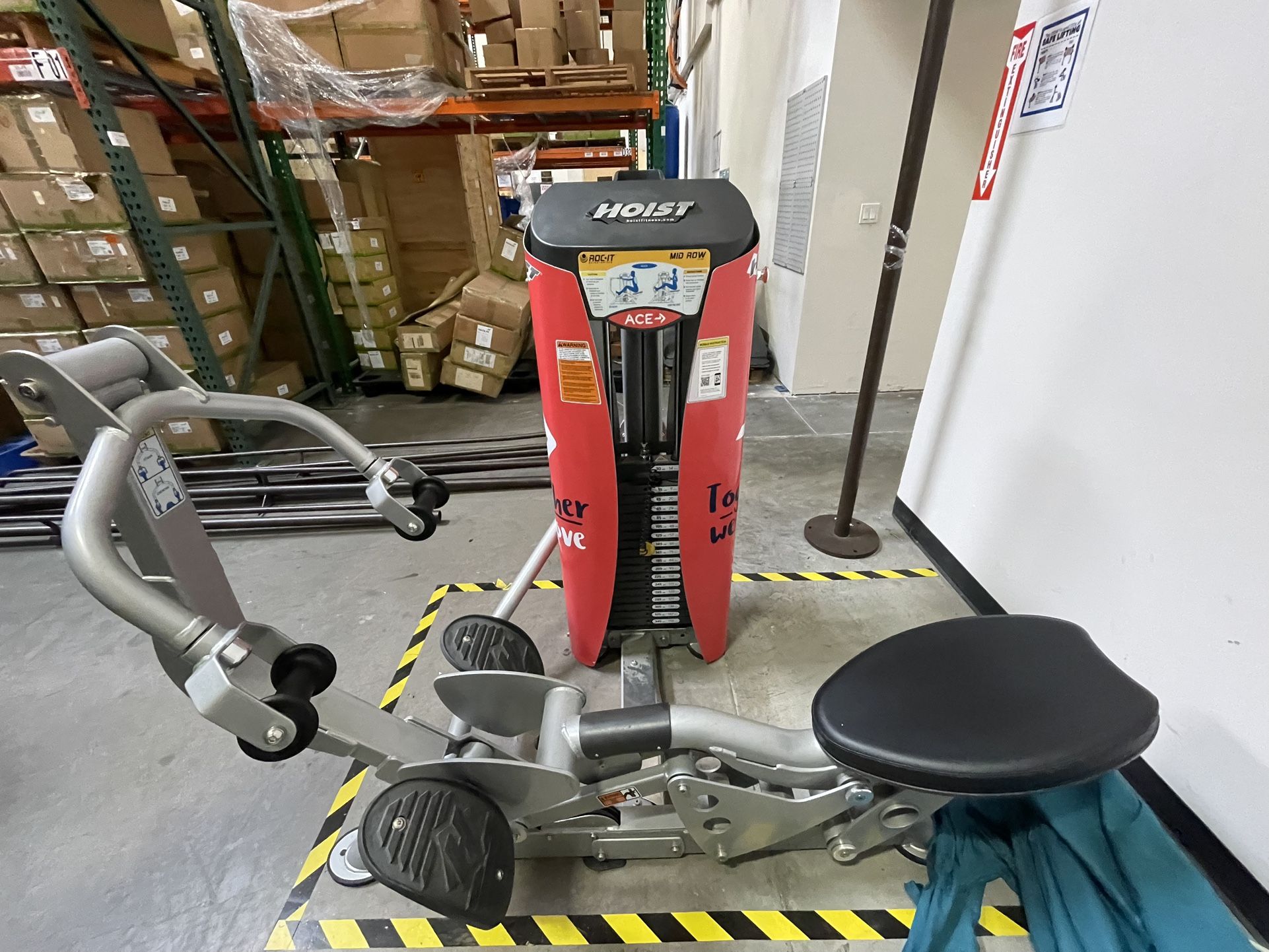 Hoist Roc it Seated Mid Row Machine