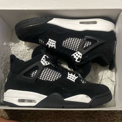 Jordan 4 