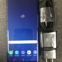 Samsung galaxy s9 plus (64 Gb)unlocked , Sold with store warranty 