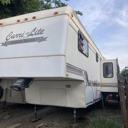Renovated 5th Wheel Tiny Home 