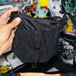 Supreme Neck Pouch FW22
