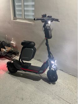 Segway ZT3 Pro Electric Scooter – Perfect Condition