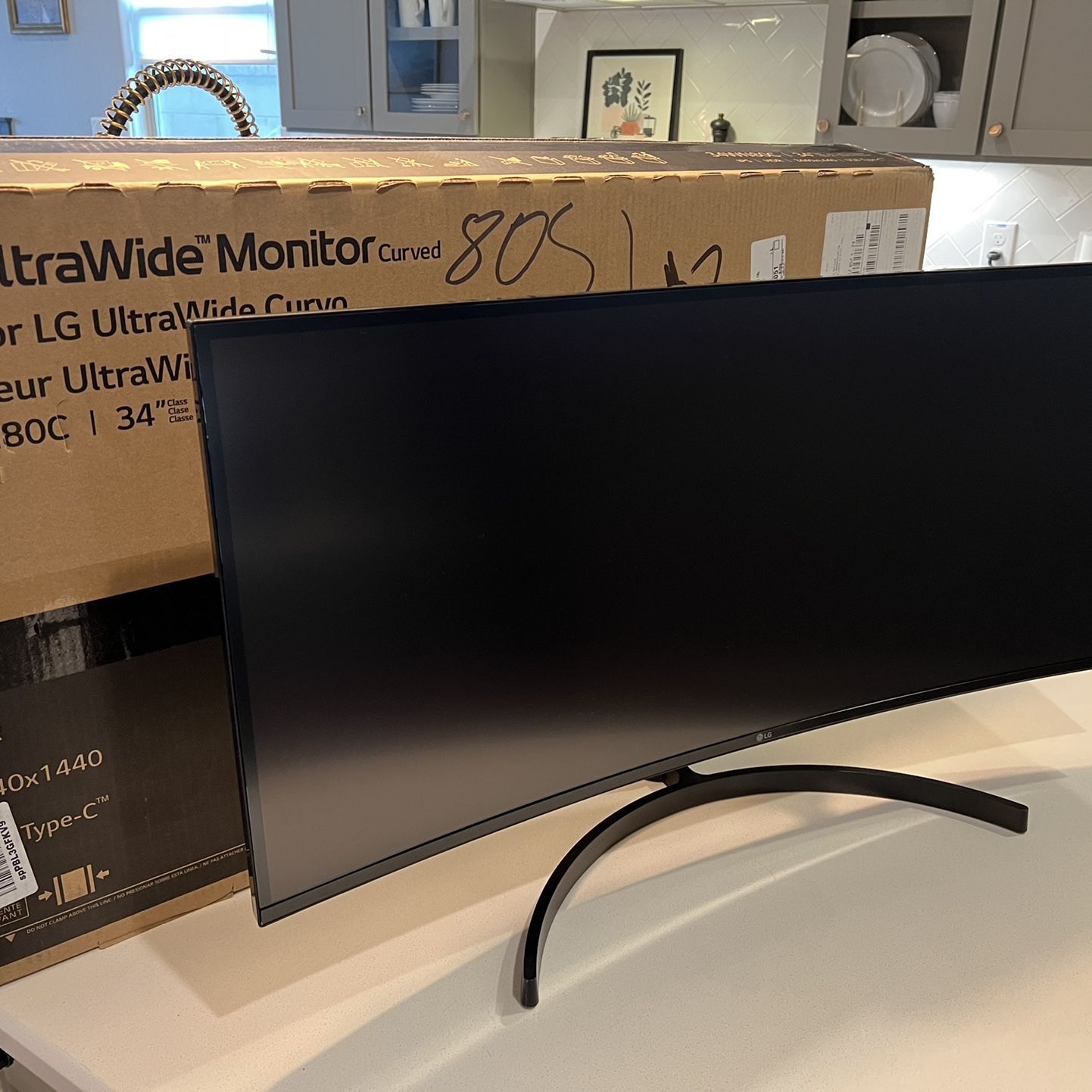 LG 34” Ultrawide curved monitor - 34WN80C