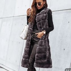 Fur Vest medium Size 6-8