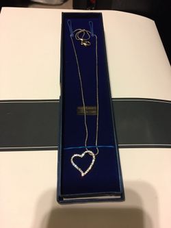 BRAND NEW NECKLACE w/ CRYSTAL PENDANT