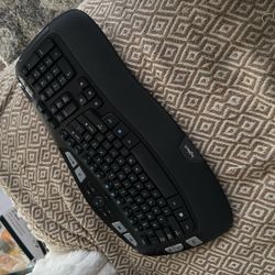 Logitech K350 Wireless Keyboard