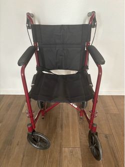 Wheel chair/walker