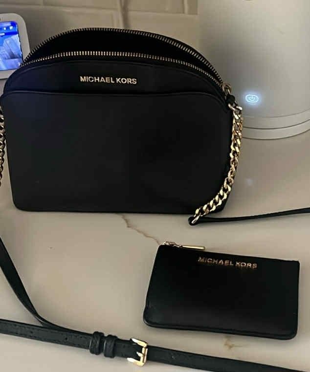 Black Michael Kors Purse & Wallet